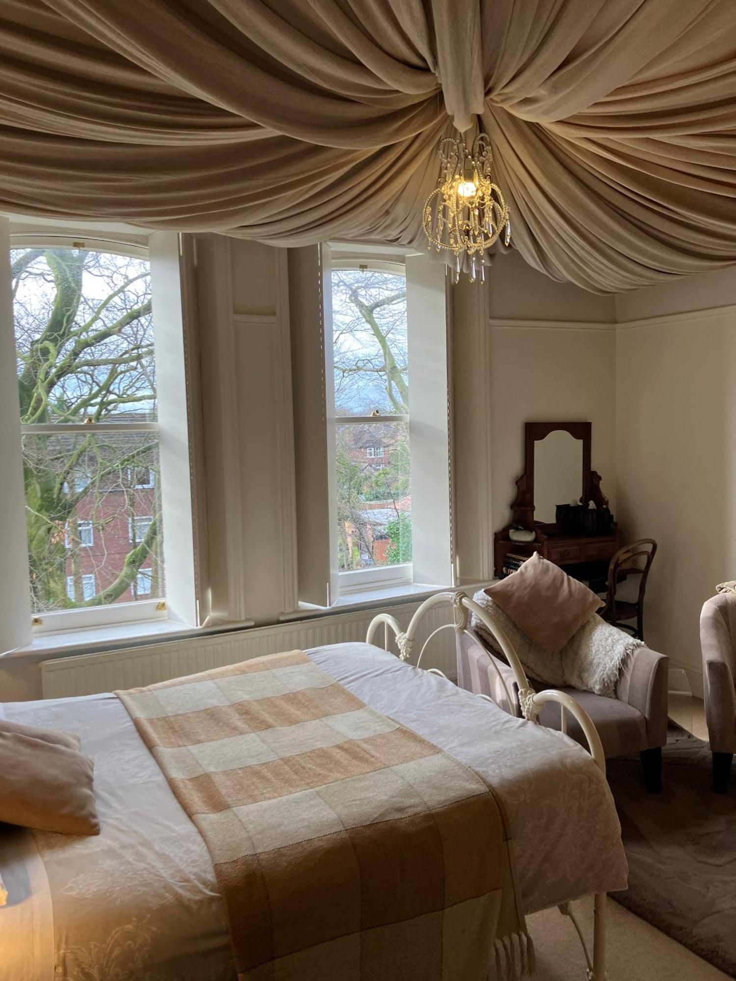 Cornerstones Guest House Сейл Екстериор снимка
