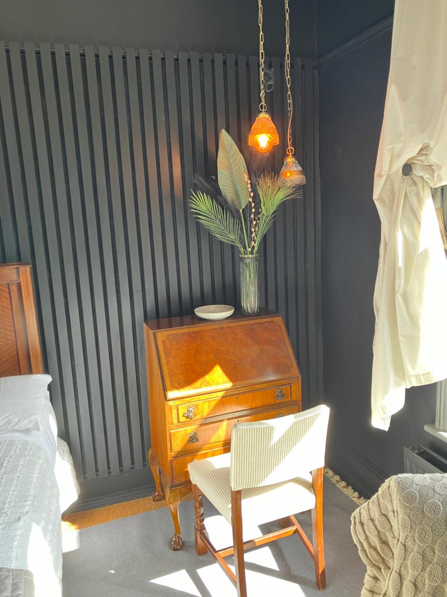Cornerstones Guest House Сейл Екстериор снимка