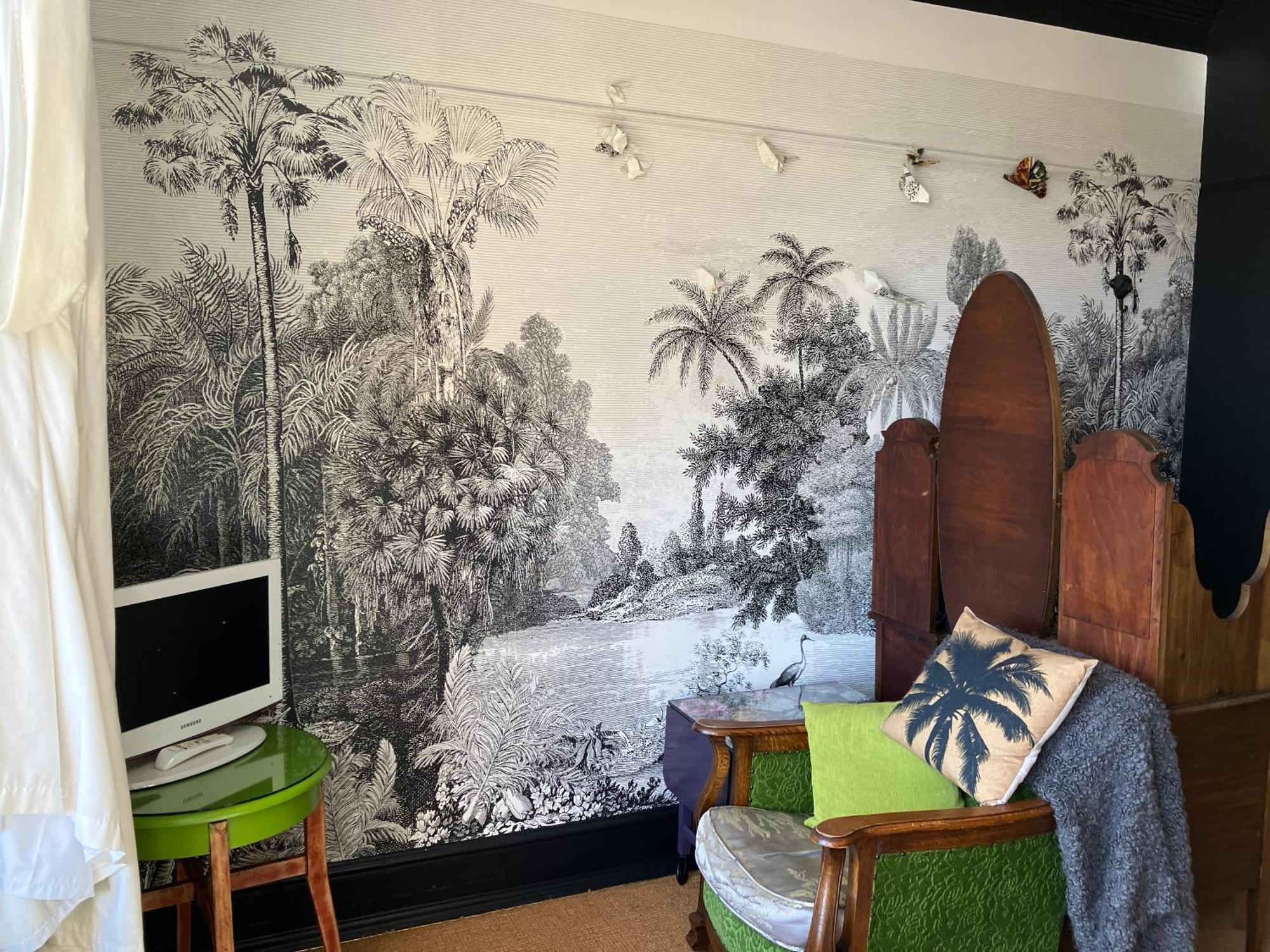 Cornerstones Guest House Сейл Екстериор снимка