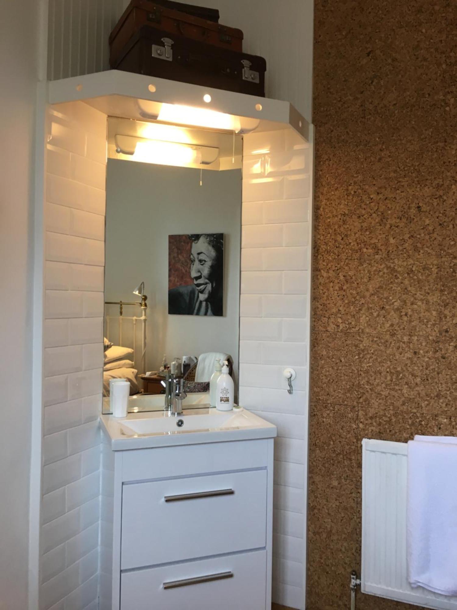 Cornerstones Guest House Сейл Екстериор снимка