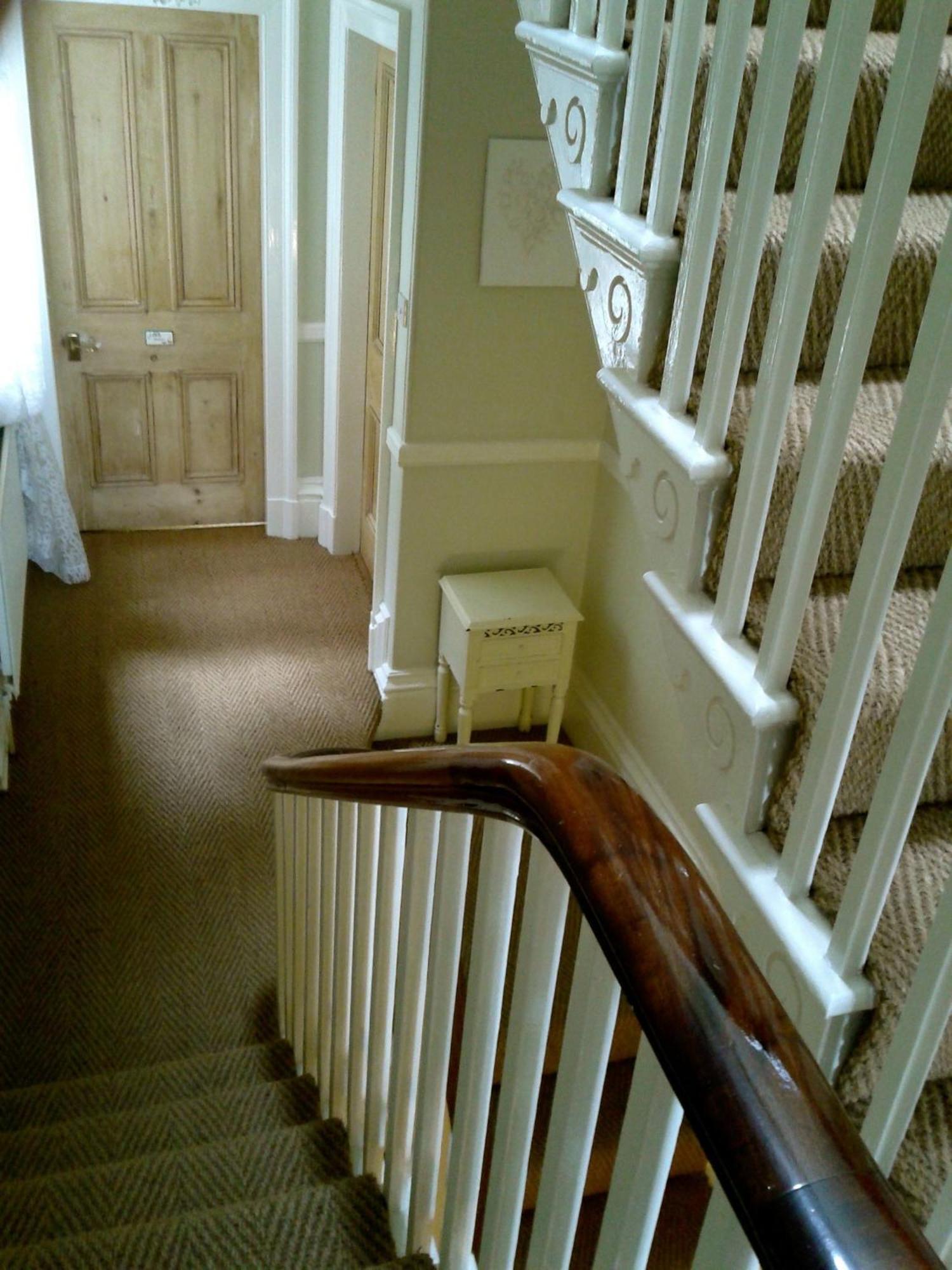 Cornerstones Guest House Сейл Екстериор снимка