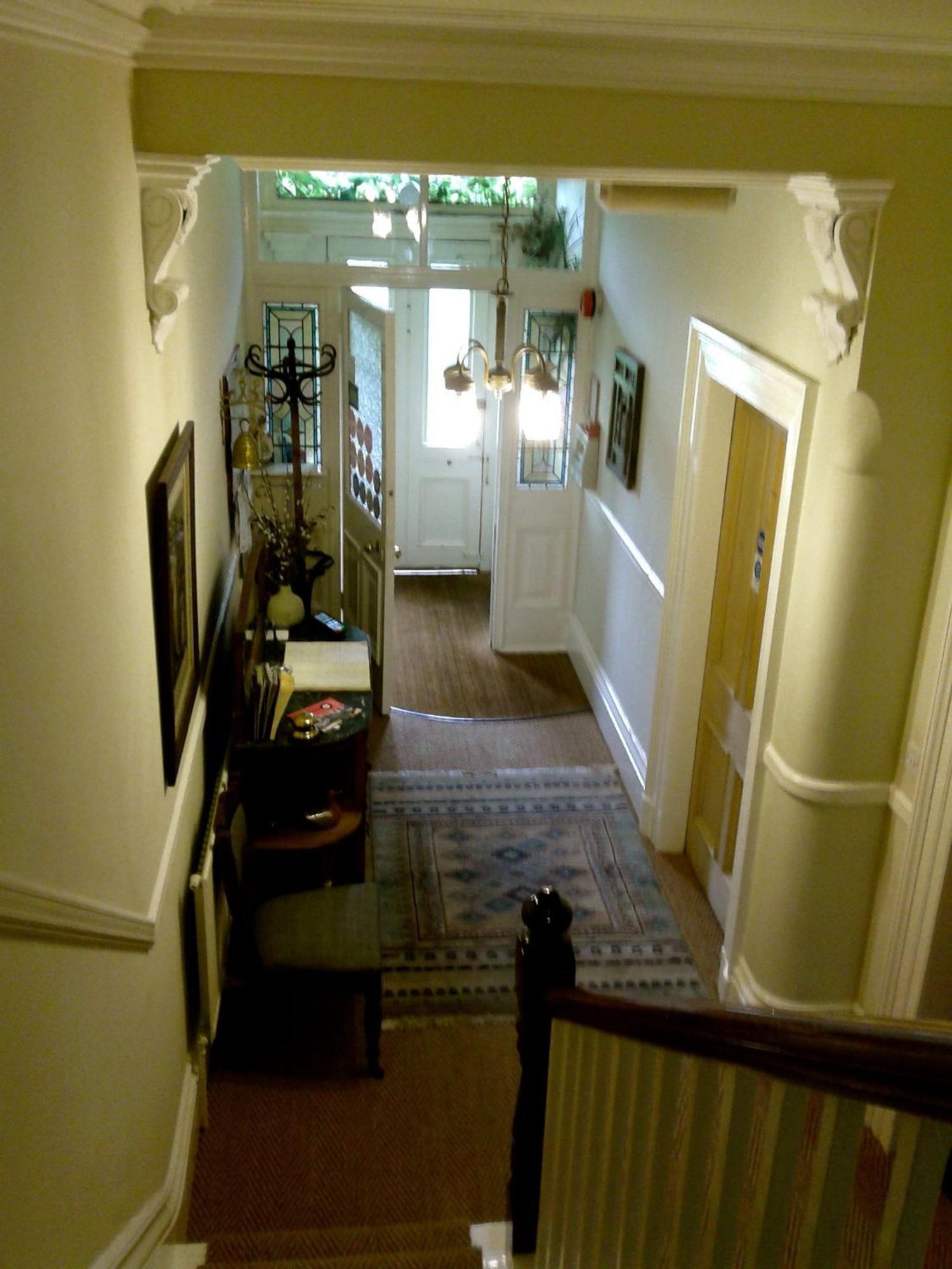 Cornerstones Guest House Сейл Екстериор снимка