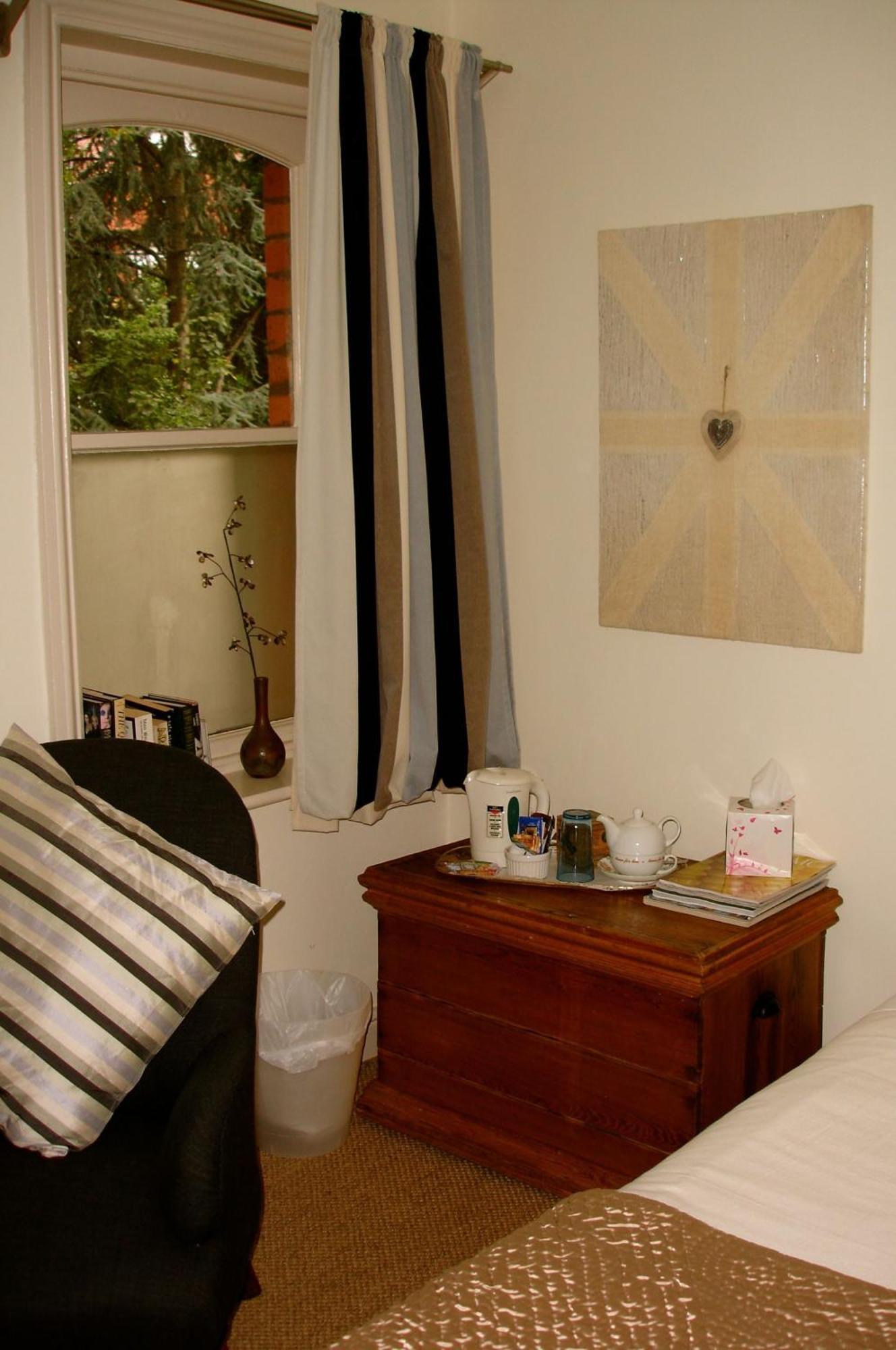 Cornerstones Guest House Сейл Екстериор снимка