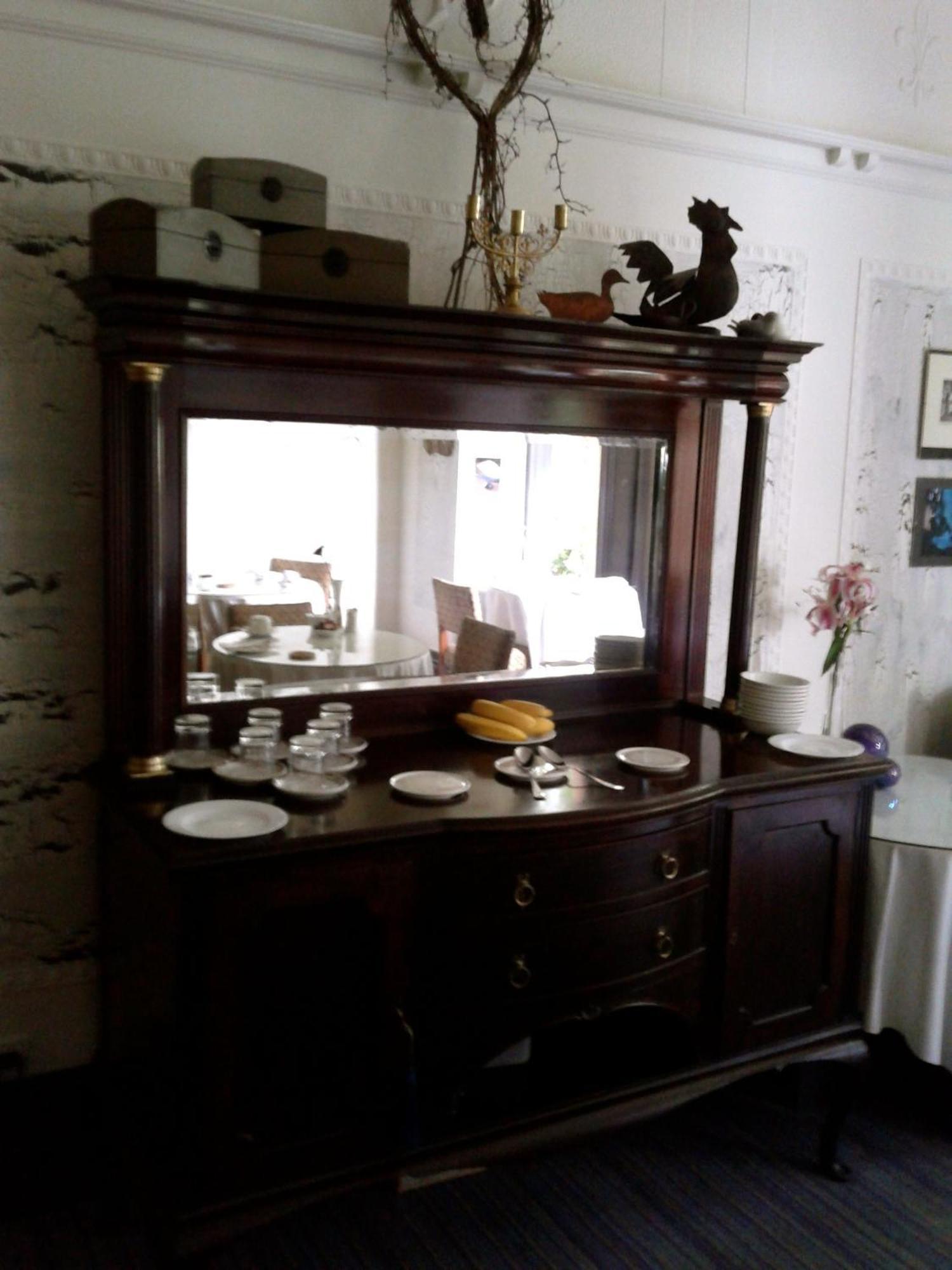 Cornerstones Guest House Сейл Екстериор снимка