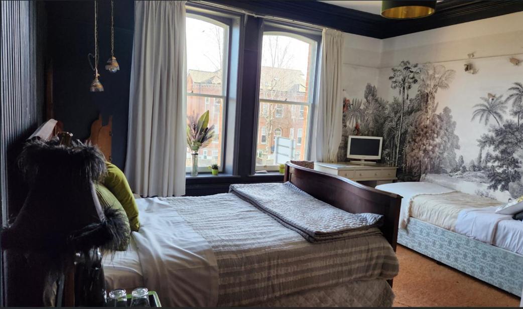 Cornerstones Guest House Сейл Екстериор снимка