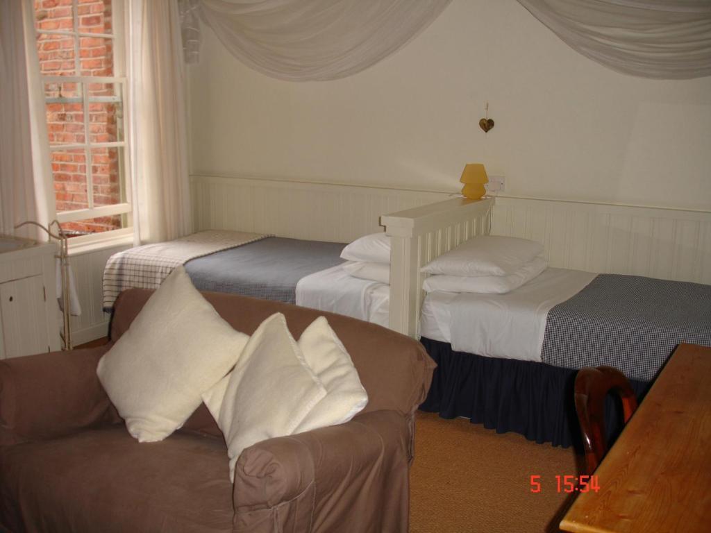 Cornerstones Guest House Сейл Стая снимка