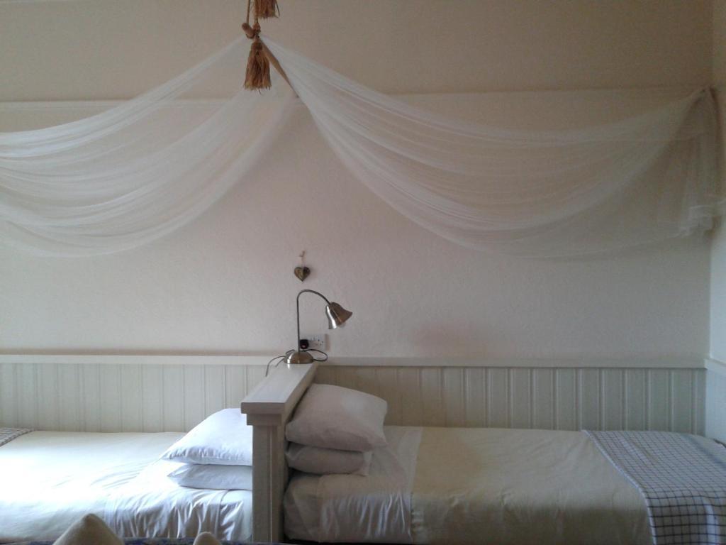 Cornerstones Guest House Сейл Стая снимка