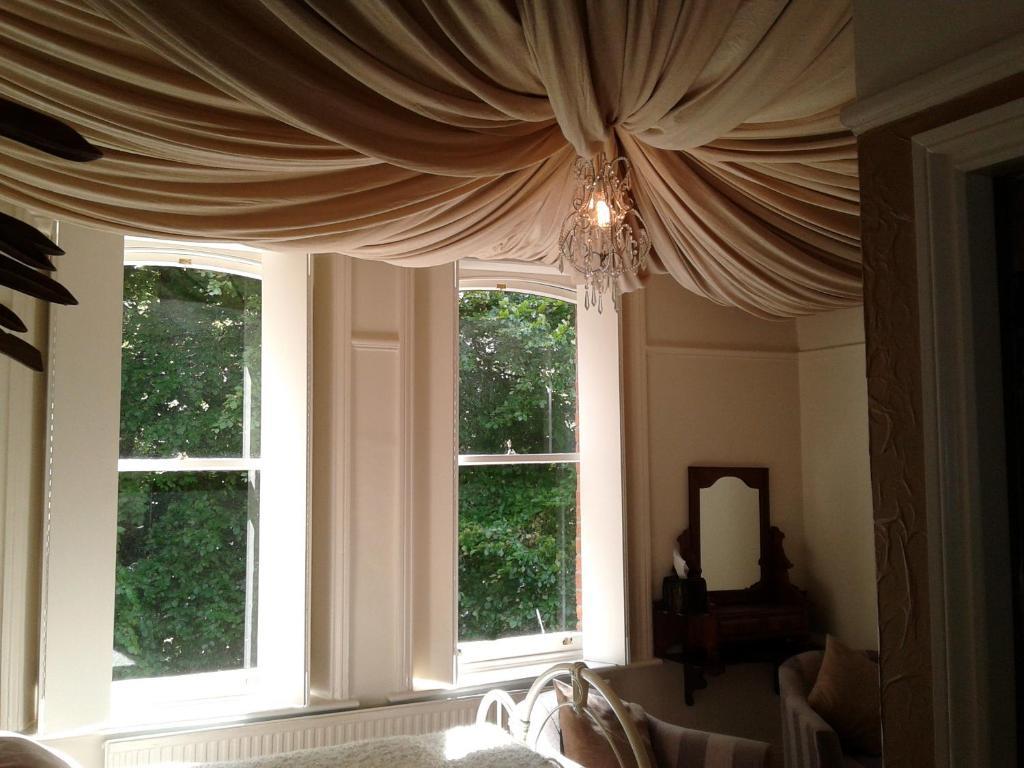 Cornerstones Guest House Сейл Стая снимка