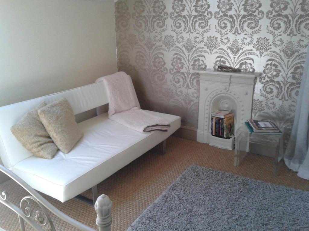 Cornerstones Guest House Сейл Стая снимка